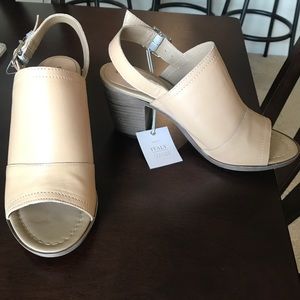 Beautiful tan open toe leather sandals. Size 7.5